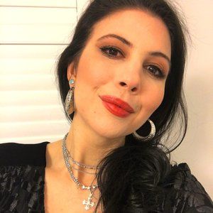 Meet your Posher, Angela!